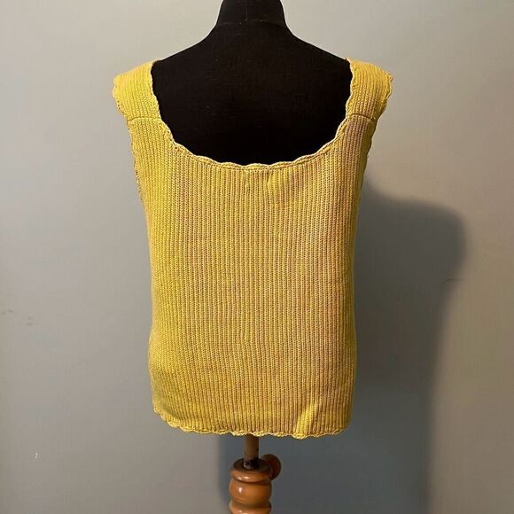 Mo:vint Women's Yellow Scalloped Scoop Neck Tank Top - Picture 3 of 6